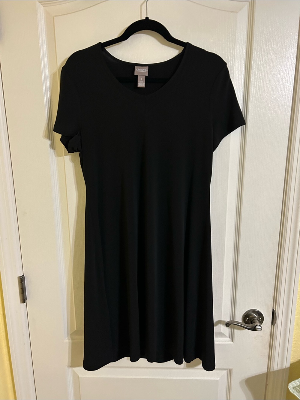 Chico's Black V-Neck Short Sleeve Mini Dress